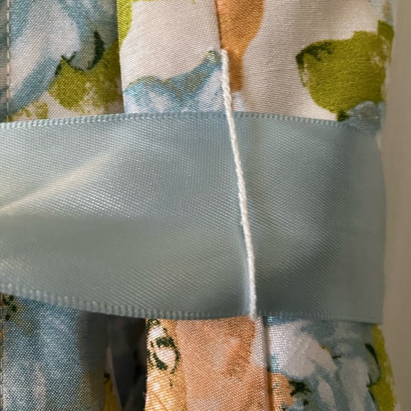 LILT -FLORAL DRESS - Picture 8 of 9